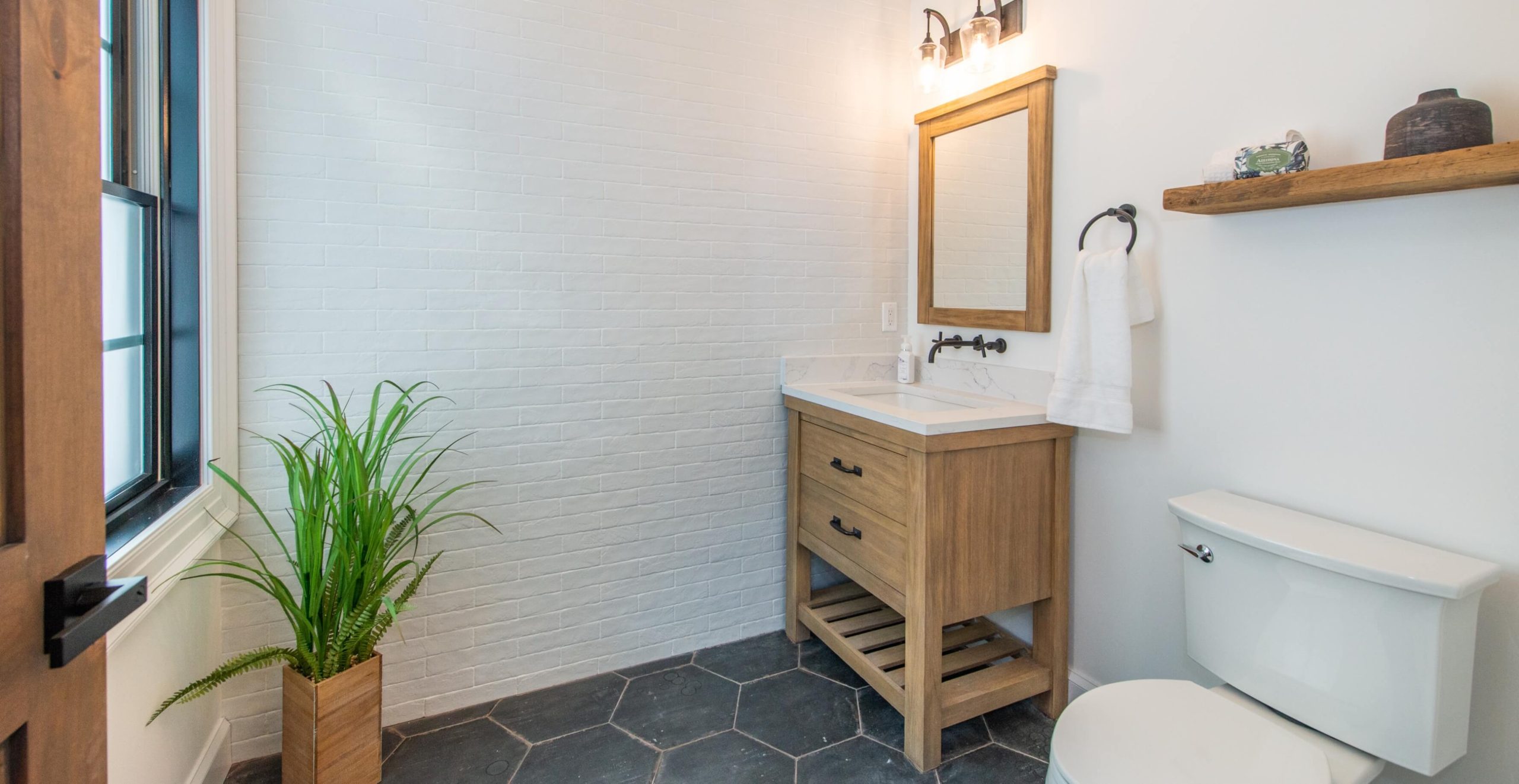 Grove Rustic Appeal 16